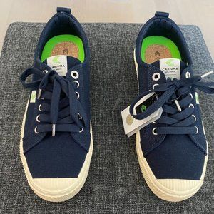 Cariuma Navy Canvas OCA LOW